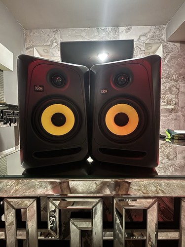 Krk rokit studio monitor - 5,
